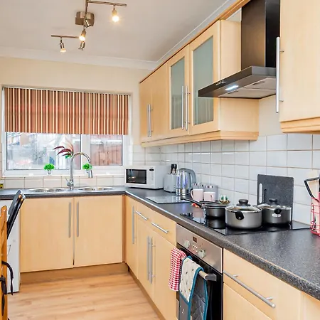 Families, Contractors, Business, Nec, Bhx, Airport Apartamento *