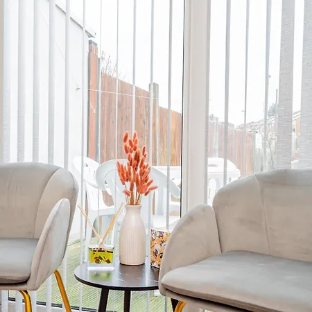 Families, Contractors, Business, Nec, Bhx, Airport Apartamento *